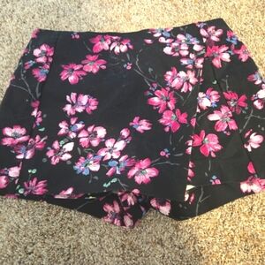 Express Floral Skort 8 Faux Wrap Asymmetrical Shorts 2" Black Purple Cotton